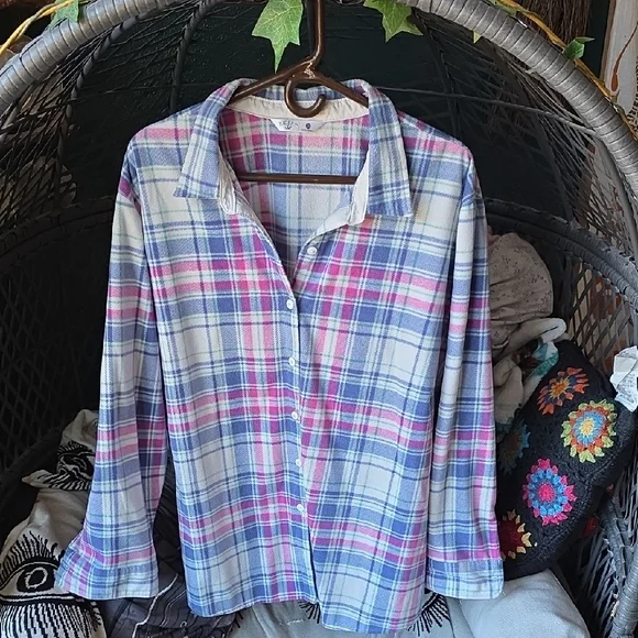 Lee Women's Plaid Button-Down Shirt in Pink and Blue - Picture 1 of 3